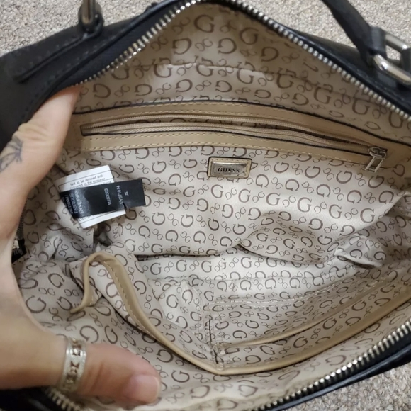 Guess Cosmetic/Travel Case**see photos** - Picture 5 of 12